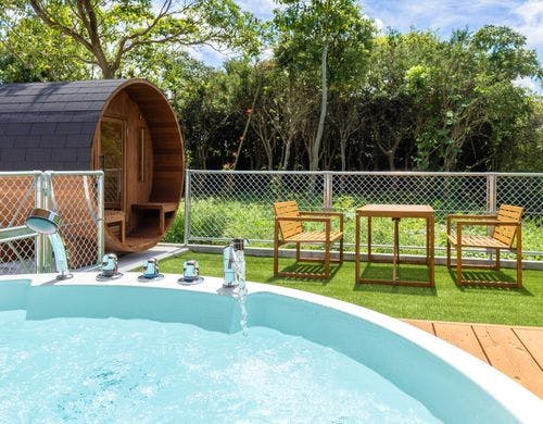 ジャグジーから空が望めます