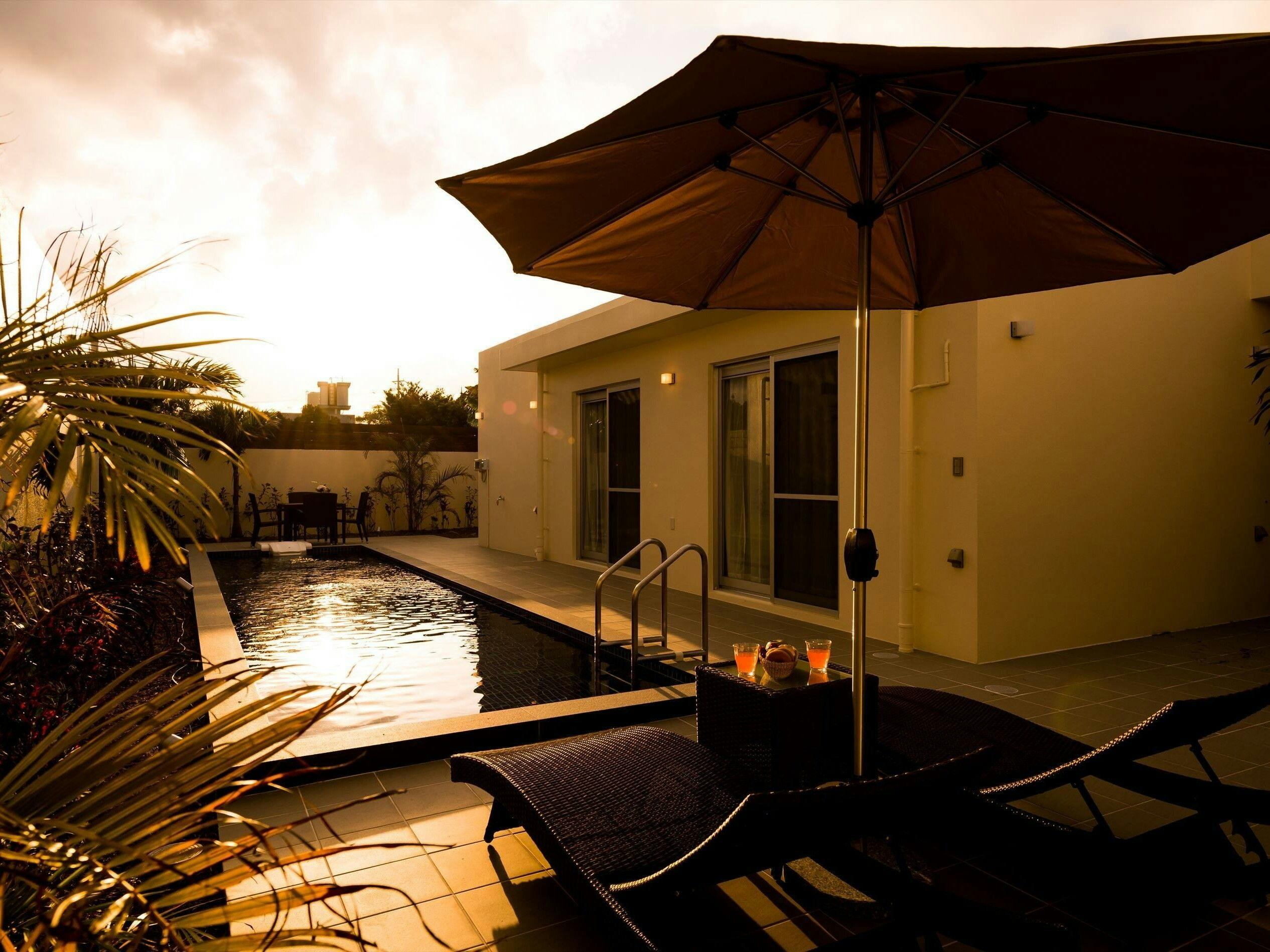 สระว่ายน้ำส่วนตัวกว้างขวาง