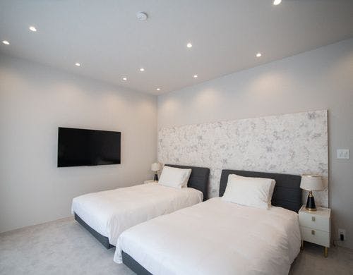 セミダブルベッド2台