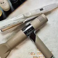 ไดร์เป่าผมและเครื่องหนีบผม