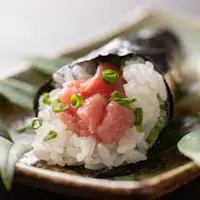 ซูชิห่อมือ