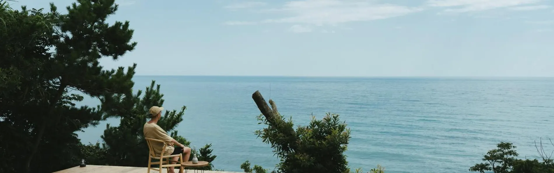 琴ヶ浜の渚
