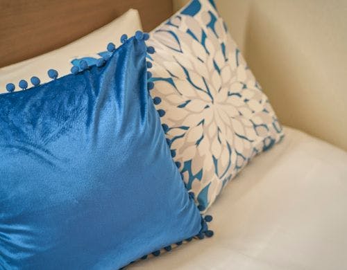 寝室1のクッション