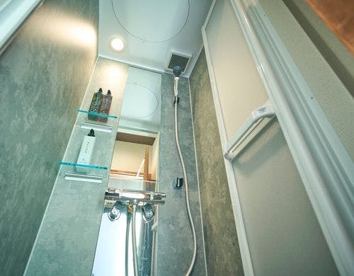 別途、シャワールームもご用意。