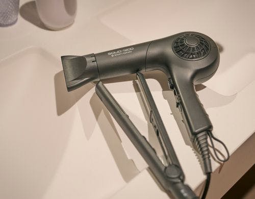 ドライヤー、ヘアアイロン