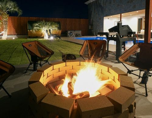 ファイヤーピットで焚き火体験