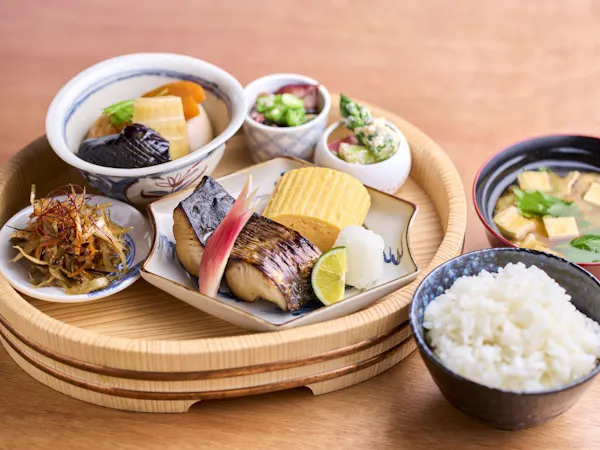 瀬戸内鮮魚を味わう「スタンダード会席コースと朝食御膳」2食付プラン