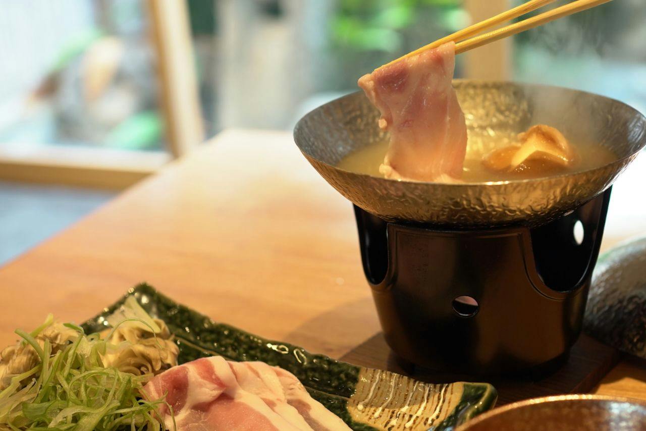 【秋冬限定】オリーブ豚のしゃぶしゃぶ付スタンダード懐石・朝食2食付プラン
