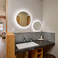 อ่างล้างหน้าที่สะดวกสำหรับการแต่งหน้า