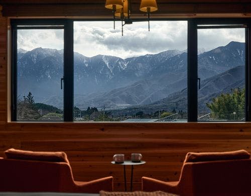 2階の寝室から望む南アルプスの絶景