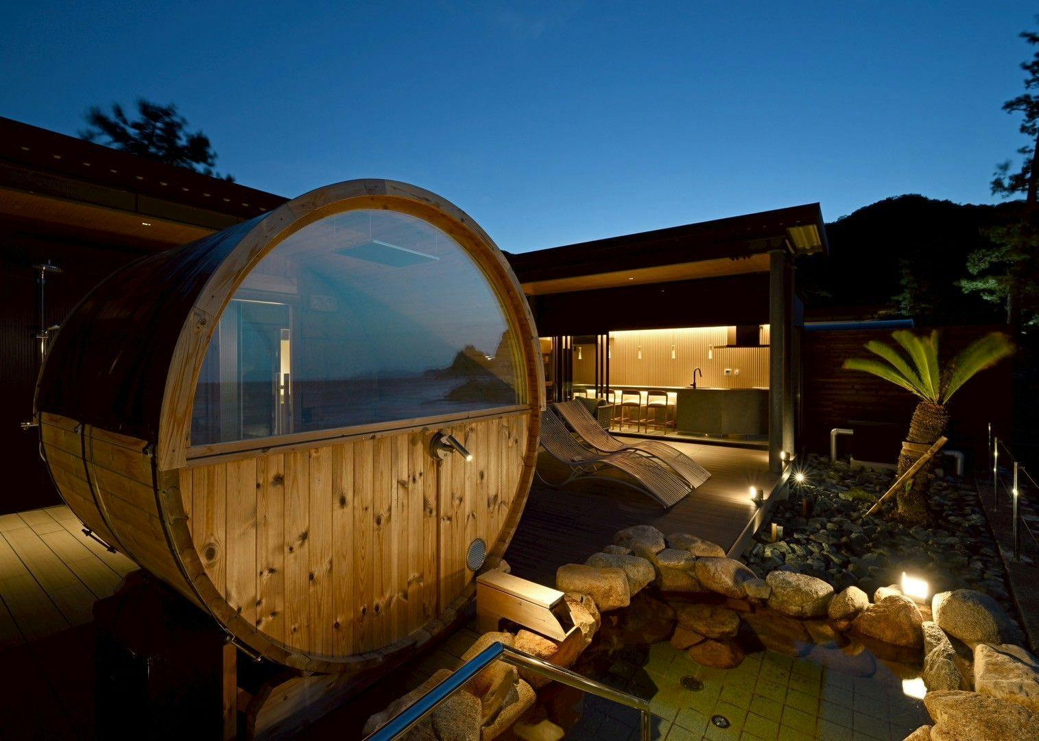 Pemandangan Malam Dek di Nami, Sya, dan Qin