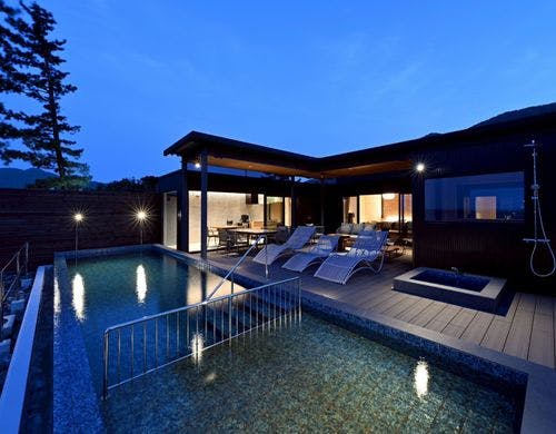 燐・空・風のプライベートプール