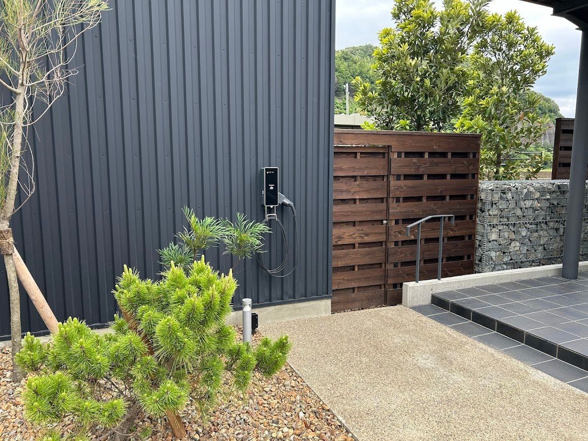 Pit pengecasan untuk kenderaan elektrik