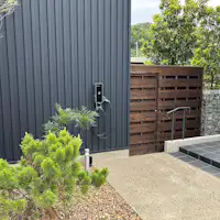 Pit pengecasan untuk kenderaan elektrik