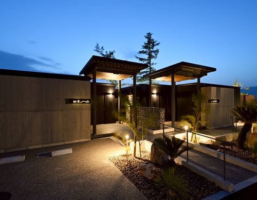 空・風の玄関、夜