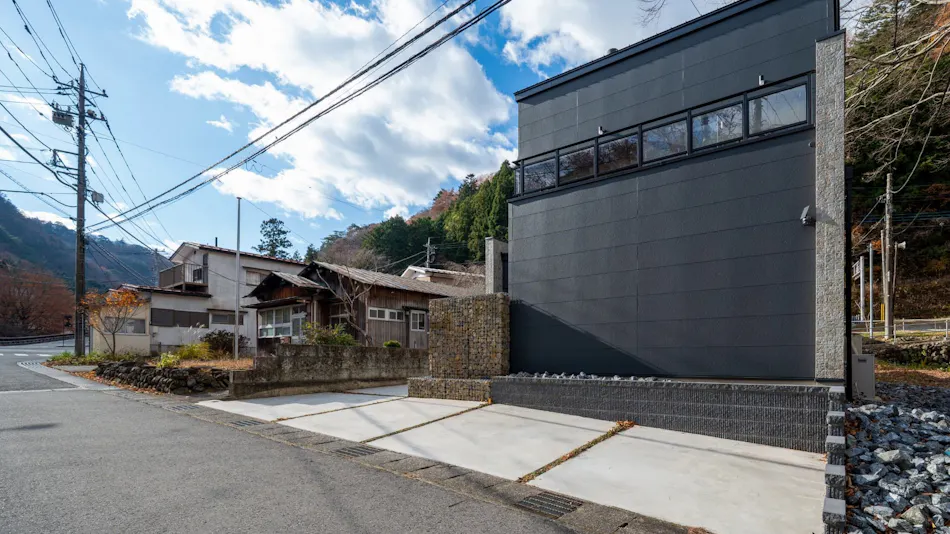 RIVER VIEW HOUSE