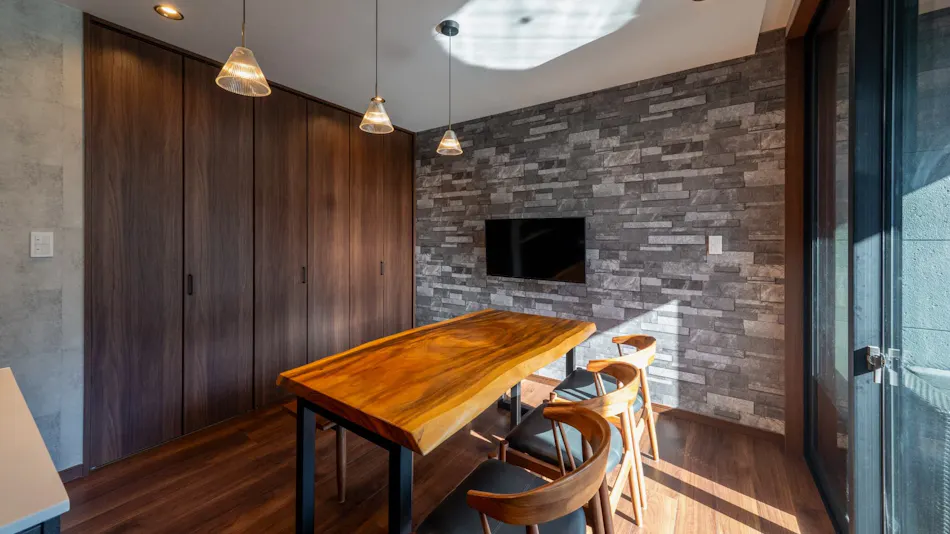 RIVER VIEW HOUSE