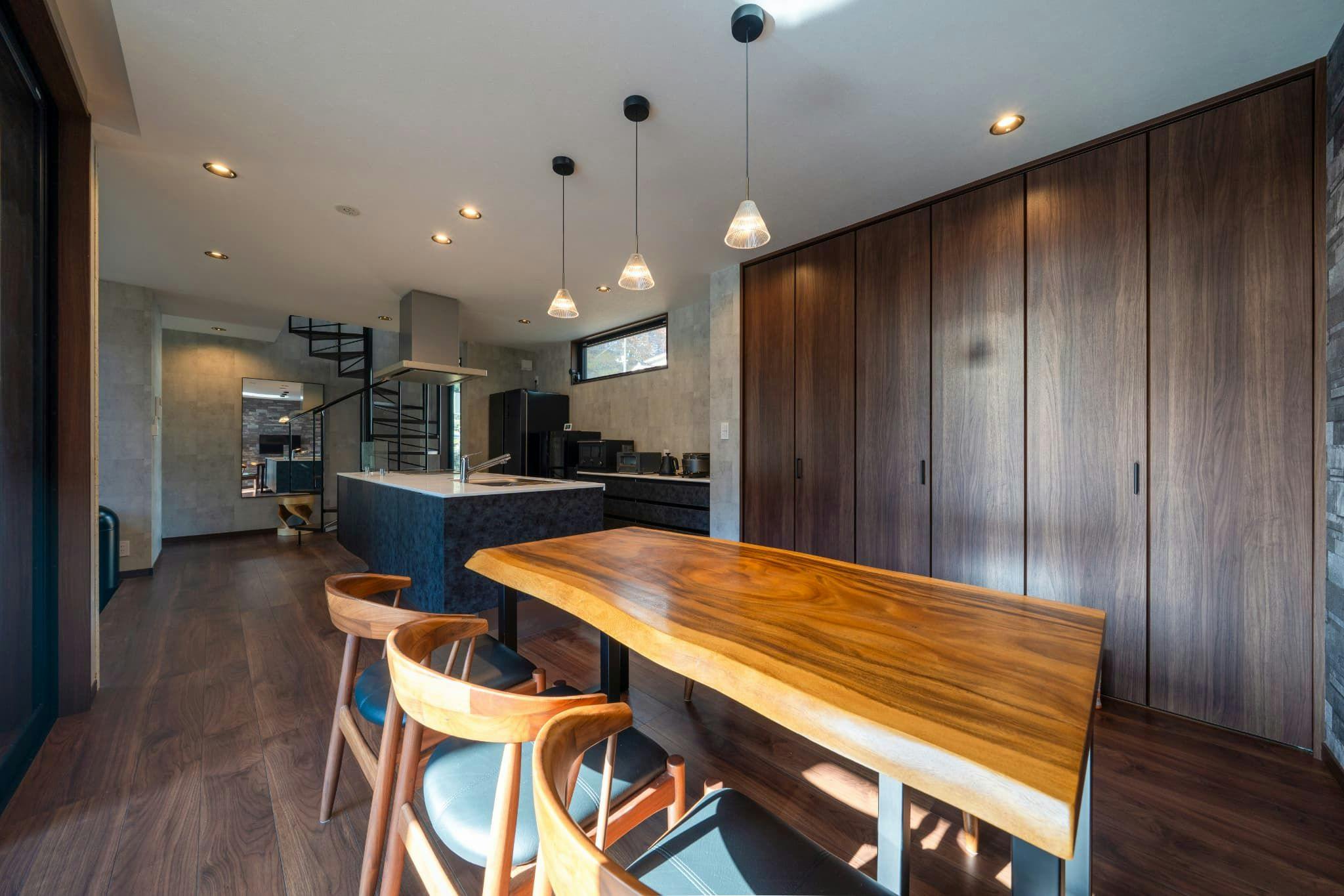 RIVER VIEW HOUSE