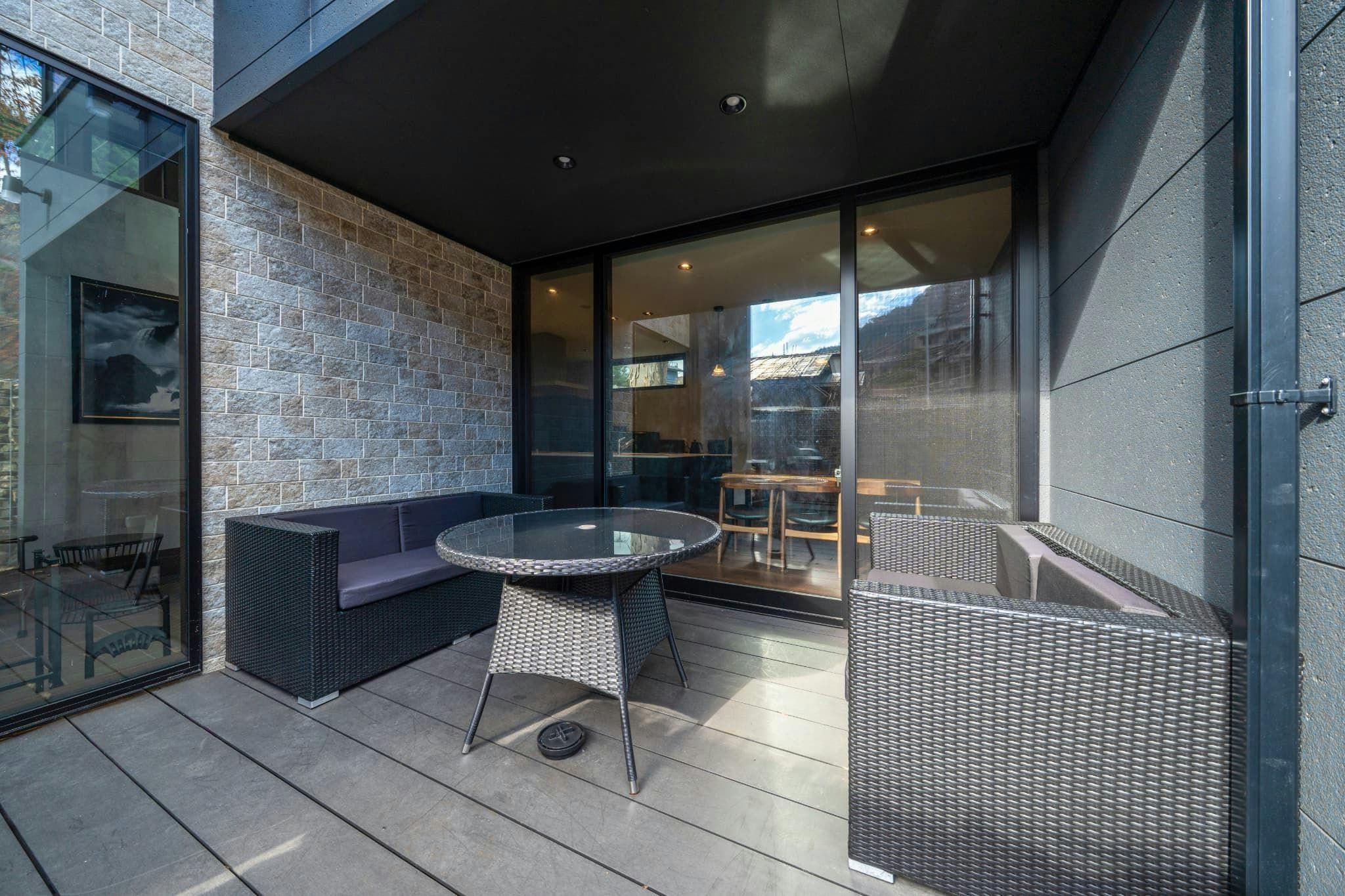 RIVER VIEW HOUSE