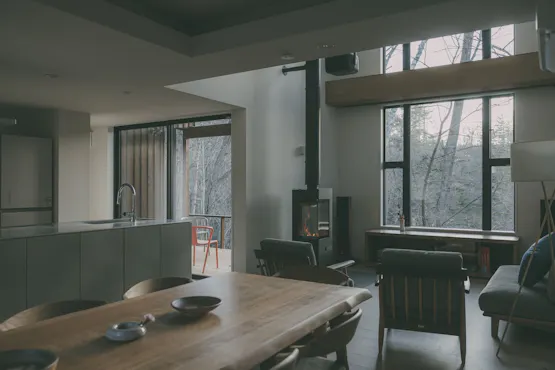 リビングダイニング(昼)