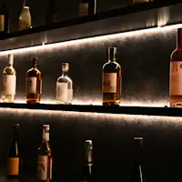 銘酒とともに、大人だけの特別な夜を。