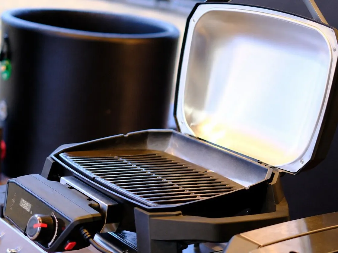 本格BBQが楽しめるWeber電気グリル