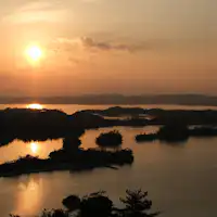 Pemandangan dari Otakamori, tempat terkenal untuk menikmati matahari terbenam.