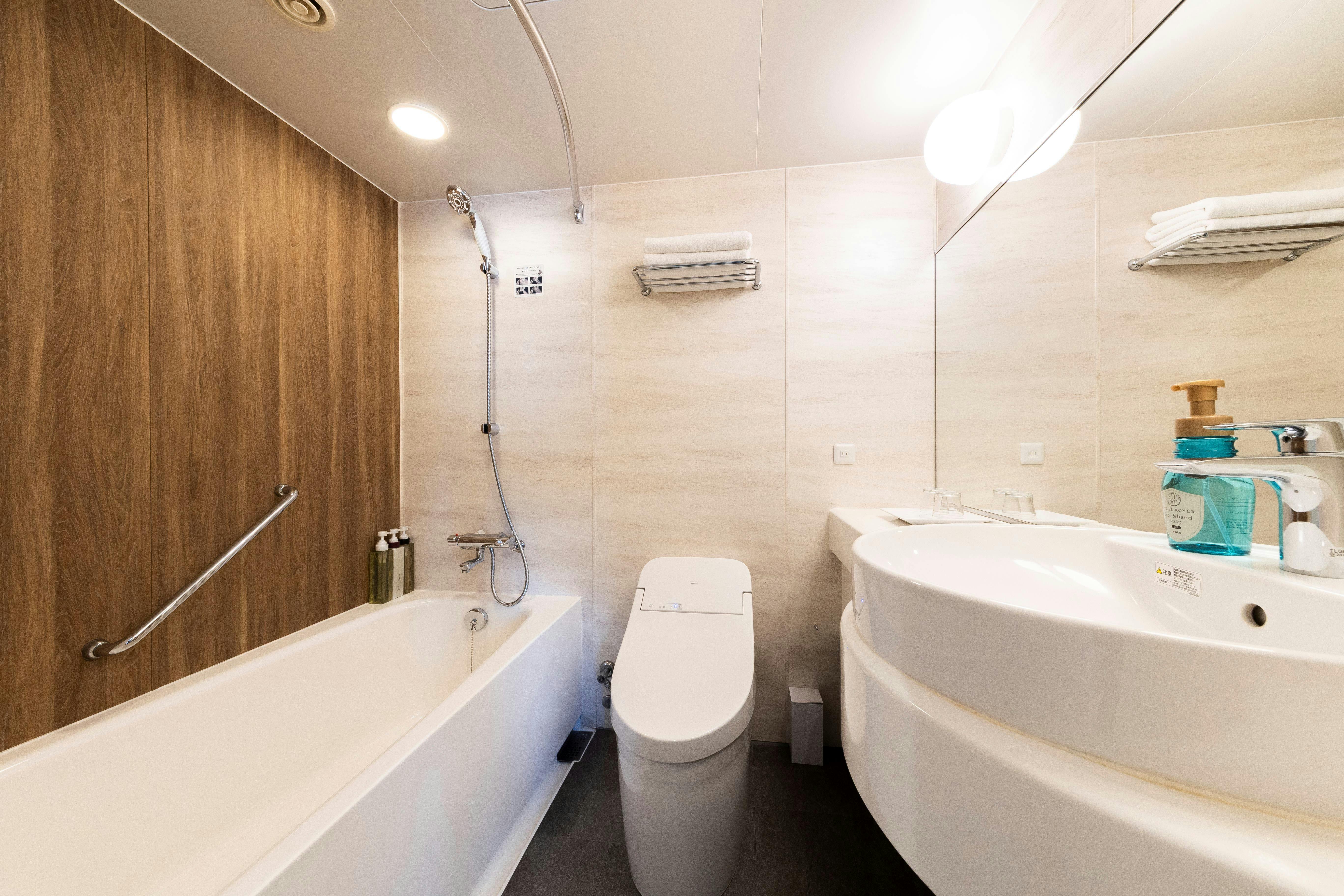 รอยัลคอร์เนอร์ทวิน ห้องน้ำ