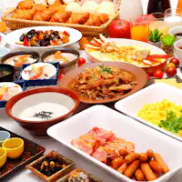 อาหารเช้าบริการแบบบุฟเฟ่ต์พร้อมเมนูมากกว่า 40 รายการ