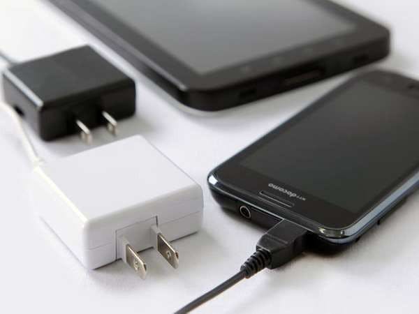 【Barang Pinjaman di Resepsionis】Charger (mendukung berbagai jenis)