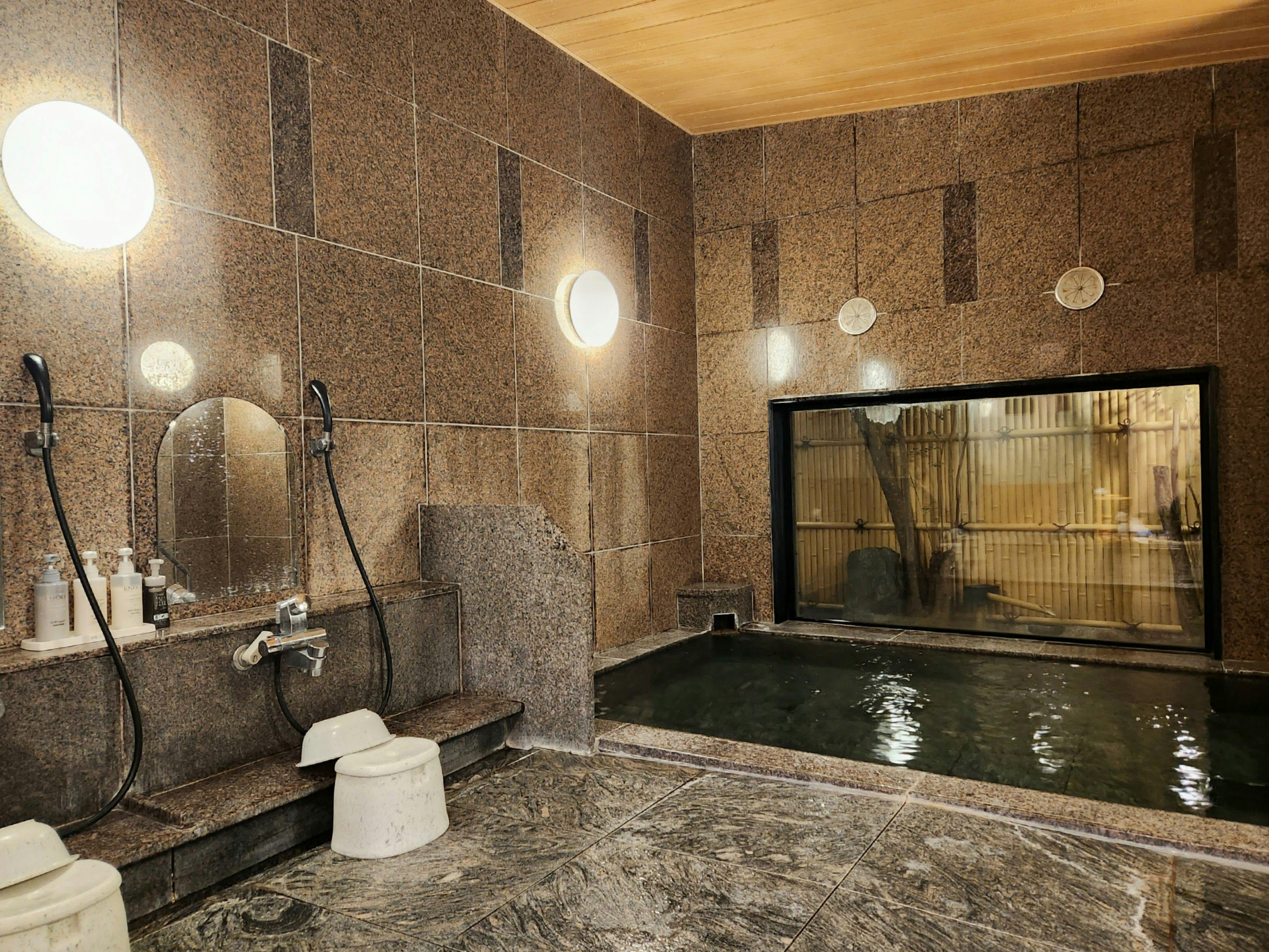 【ห้องอาบน้ำรวมขนาดใหญ่สำหรับผู้หญิง】