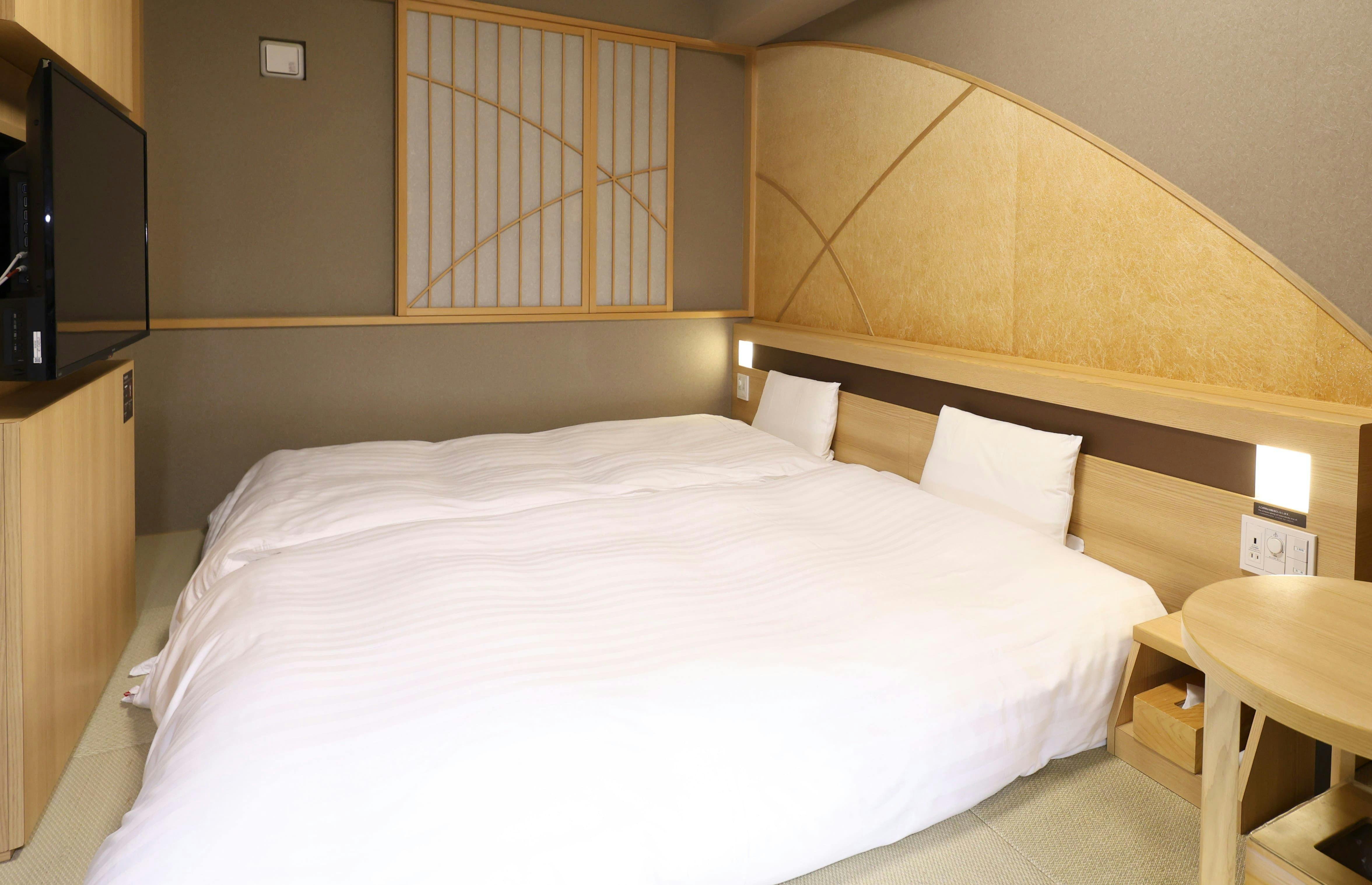 16.3平方公尺　床尺寸120×195公分2張