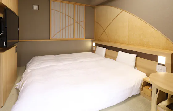 16.3m²
2 giường kích thước 120×195 cm