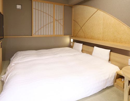 16.3平米　ベッドサイズ120×195センチ2台