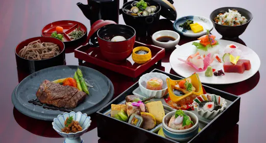 【夕・朝食付き】お造り、島根県産牛サーロインステーキを楽しめる和食コース<花灯り(はなあかり)>