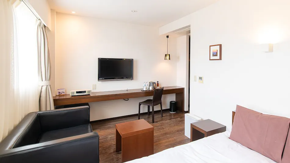 HOTEL day by day