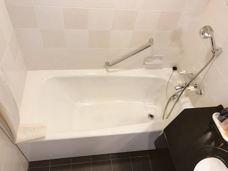 足も伸ばせるバスタブ