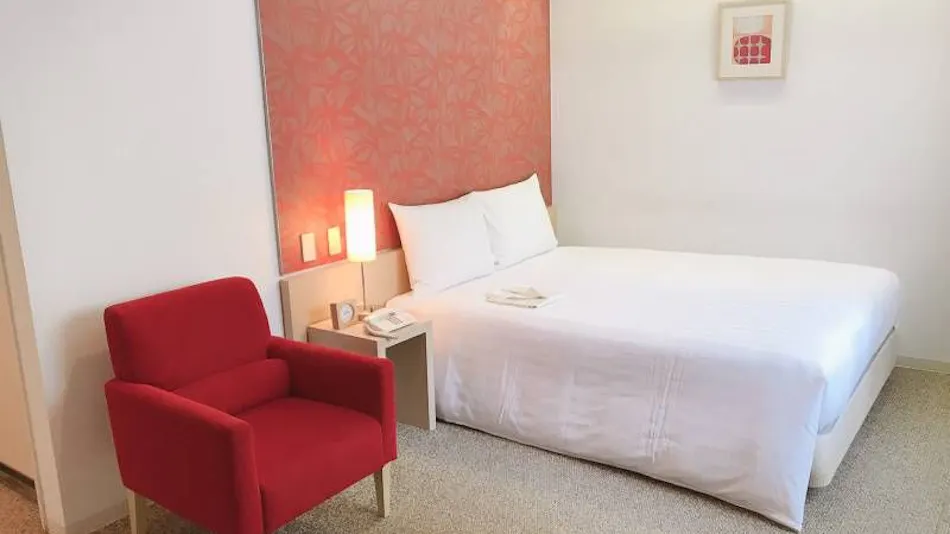 Hamilton Hotel - Red -