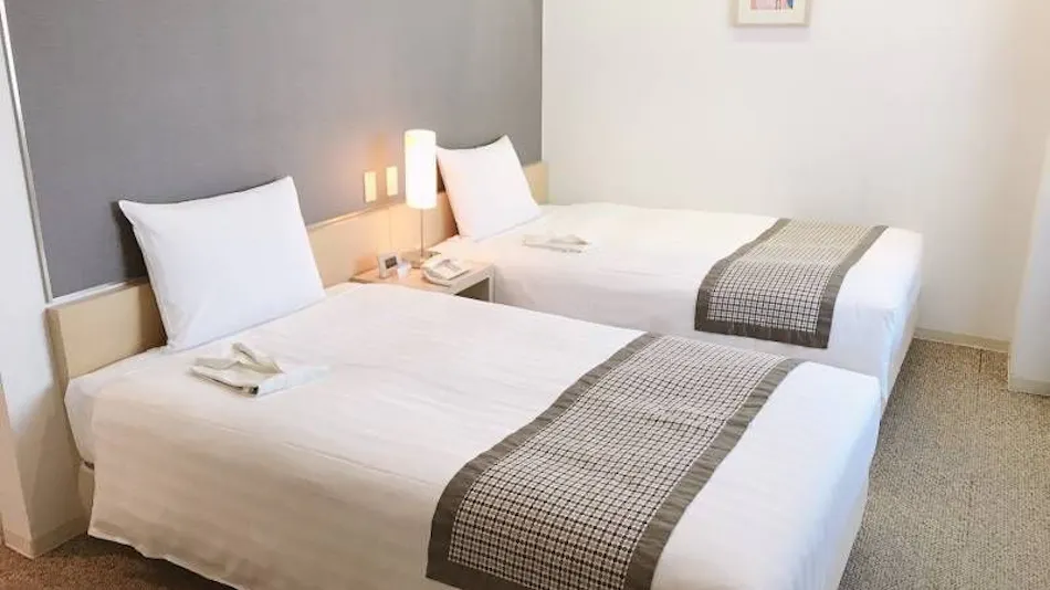 Hamilton Hotel - Red -