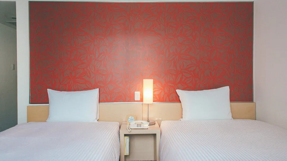 Hamilton Hotel - Red -