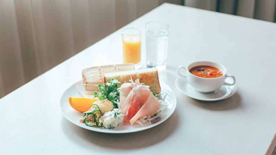 Hamilton Hotel - Red -