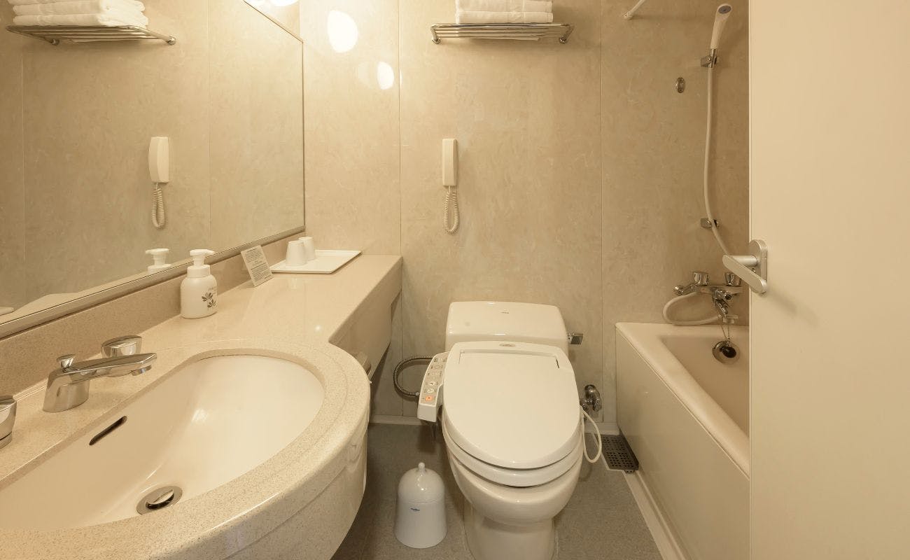 【客室内トイレ・バススペース】