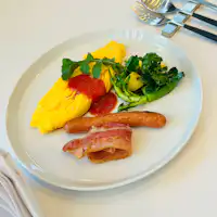 オムレツと契約農家地元野菜のグリル添え