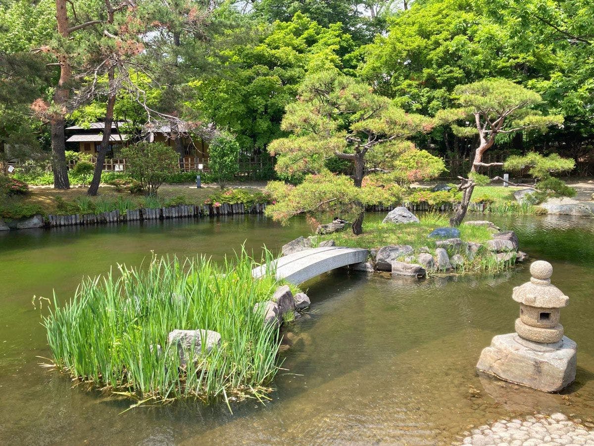 【周辺】中島公園にある落ち着いた日本庭園