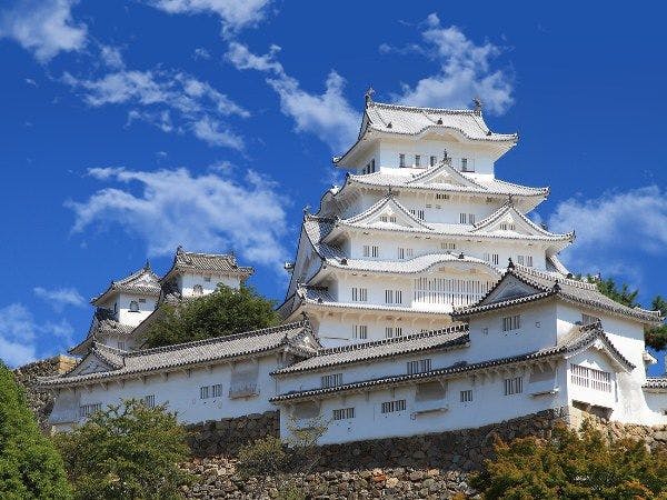 Kira-kira 10 minit memandu ke Tapak Warisan Dunia "Istana Himeji".