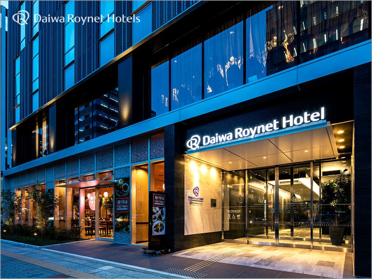 ホテル外観エントランス