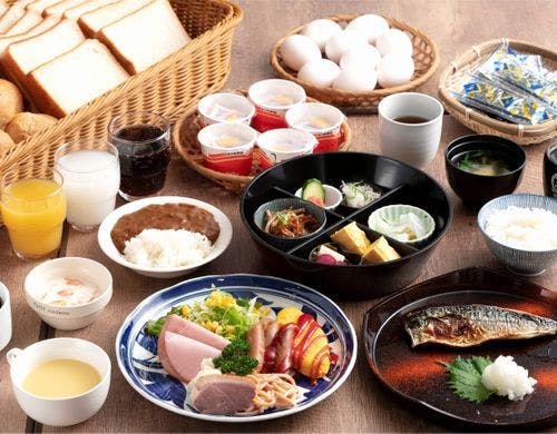 朝食（セルフサービス内容含む）