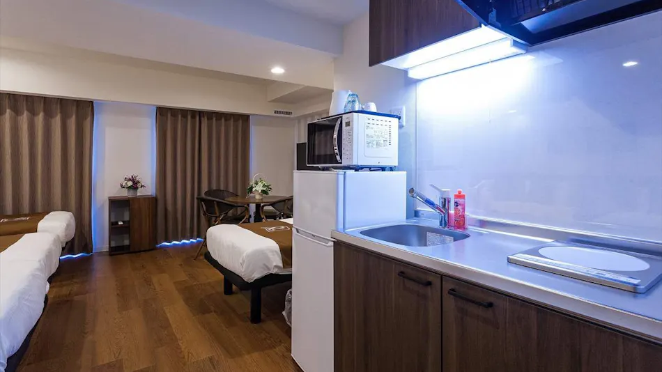 Condominium Resort Naha Living Inn Asahibashi Station Front Premier & Annex