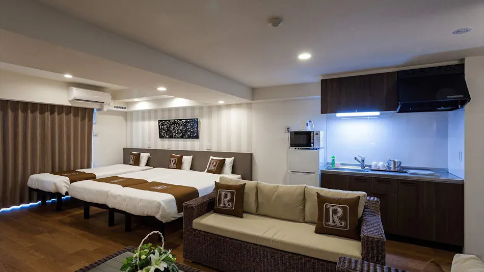 Condominium Resort Naha Living Inn Asahibashi Station Front Premier & Annex