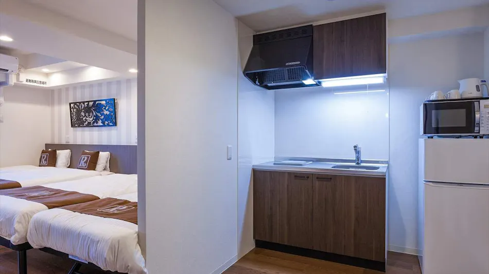 Condominium Resort Naha Living Inn Asahibashi Station Front Premier & Annex